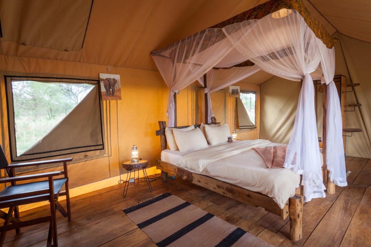 Baobab Tented Camp Kwa Kuchinia Exterior photo